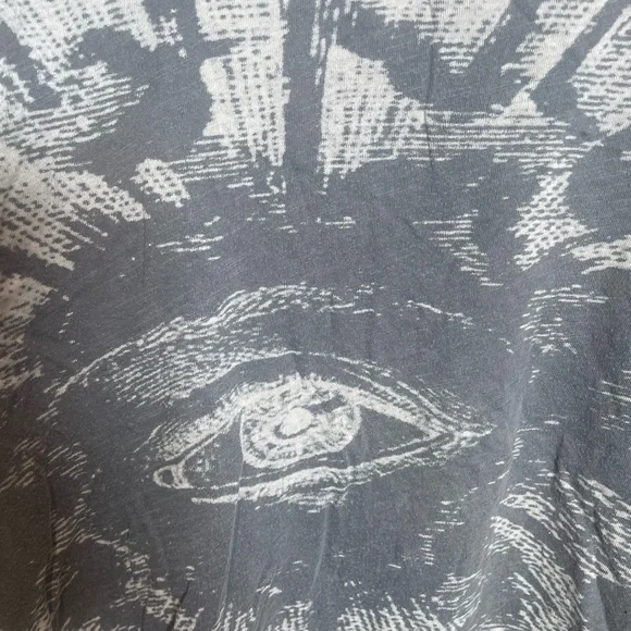 Magnolia Pearl Gray Graphic tee - Picture 7 of 10